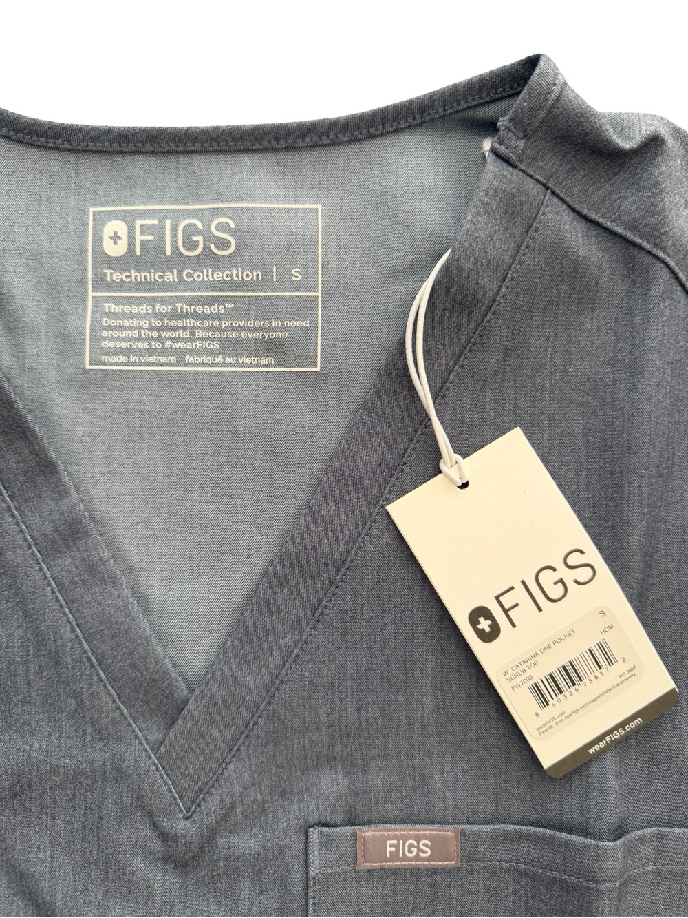 FIGS Women’s in Denim Scrub Set V-neck Top Size S, Joggers Size S New With Tags - Picture 3 of 8